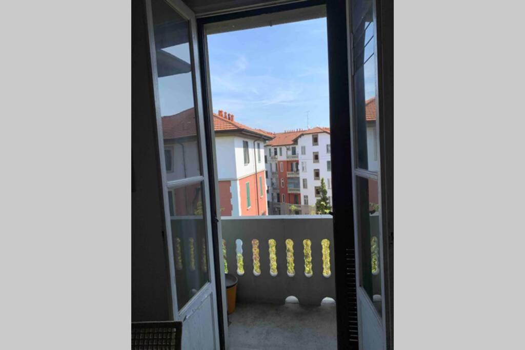 Appartamento Splendido Con Tutti Servizi In Zona Navigli ミラノ エクステリア 写真